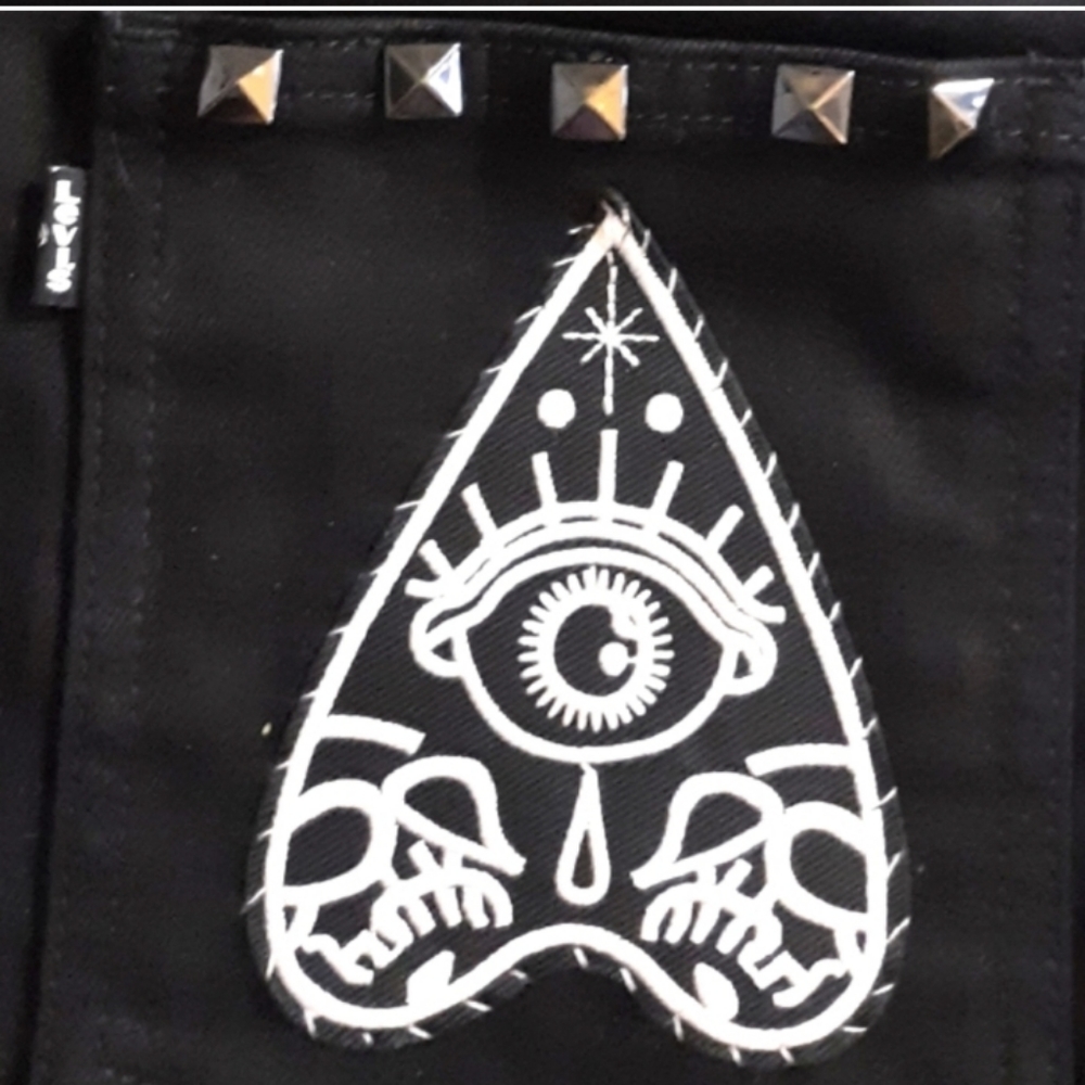 SOLD ❤️🔥Host Pick!❤️🔥Radass levis ouija board gothic horror vest! Black tag! - Picture 9 of 12